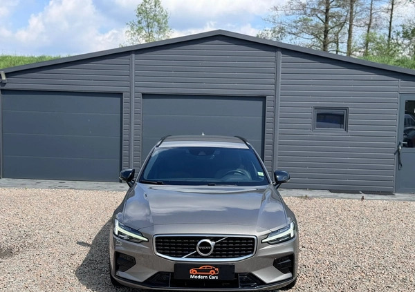 Volvo V60 cena 108900 przebieg: 177000, rok produkcji 2019 z Młynary małe 631
